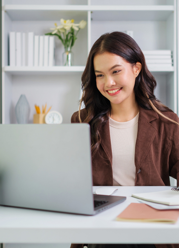 Our elite services personal assistants help keep your life organized, efficient, and stress-free. Experienced in supporting high-profile clients, they understand the importance of professionalism, discretion, and reliability.